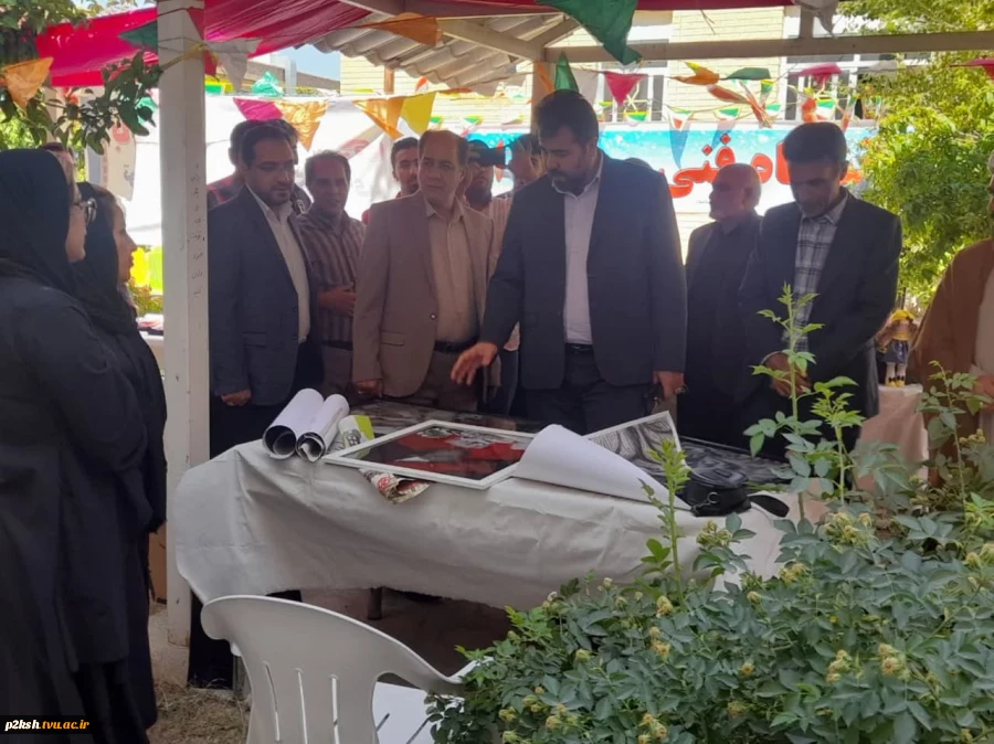 بازارچه تولیدات دانشجویی که به مناسبت هفته خوابگاههای دانشجویی