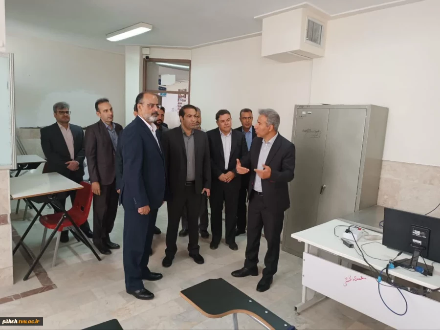 بازدید معاون اداری و مالی دانشگاه ملی مهارت از آموزشکده شماره ۲ کرمانشاه 3